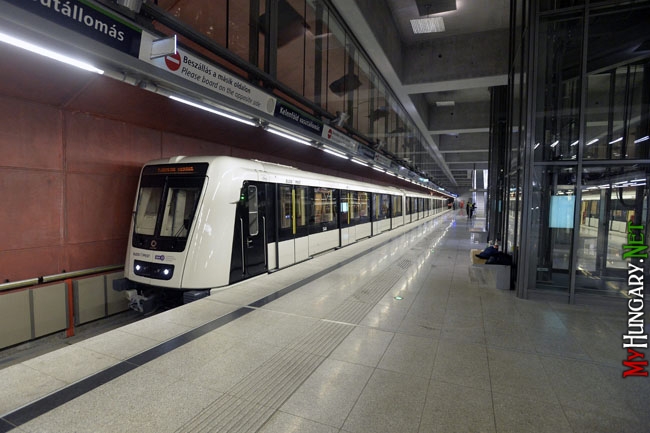 Станция новой четвертой ветки метро в Будапеште